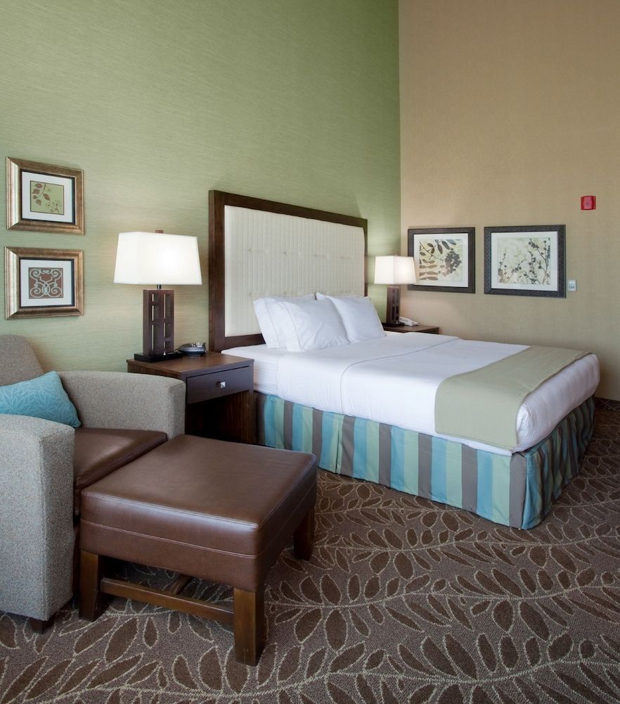 Holiday Inn Express & Suites LOGAN by IHG 1