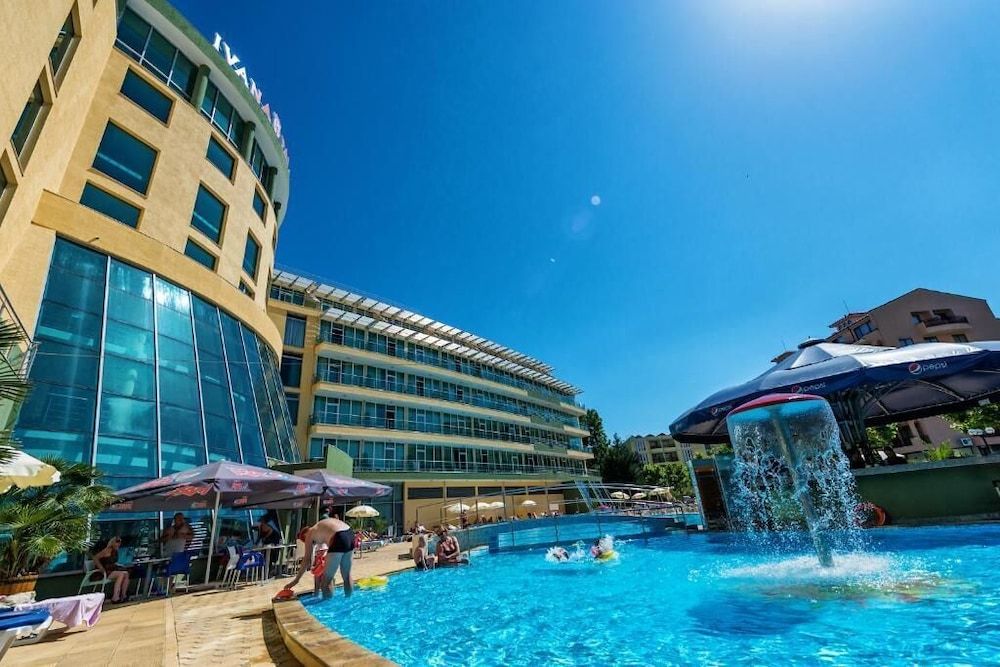 Ivana Palace Hotel - Free Parking 1