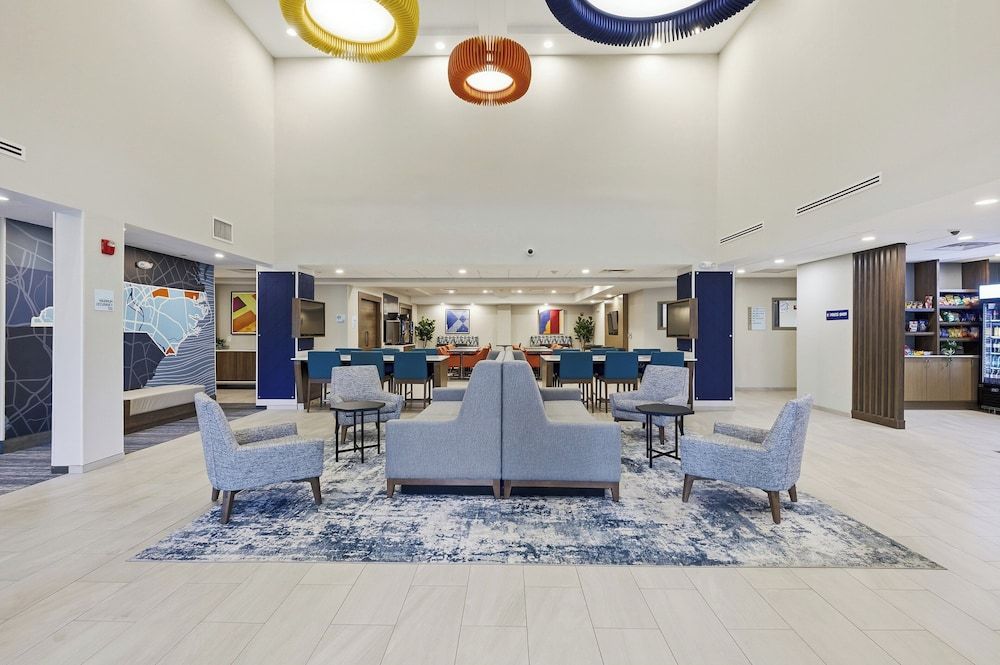 Holiday Inn Express & Suites Raleigh West - Lenovo Center by IHG 2