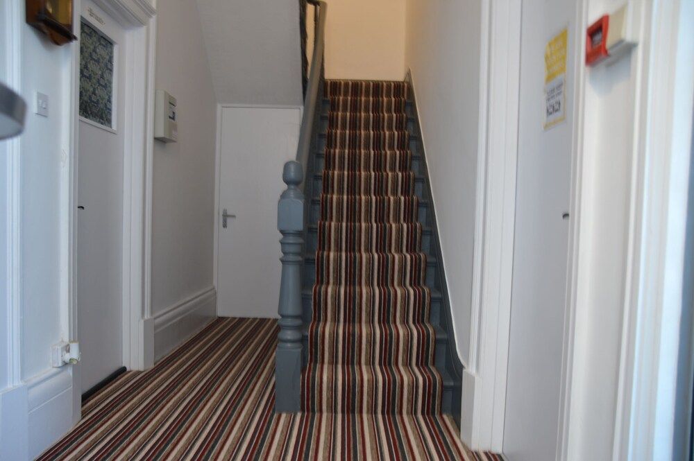 Holly Lodge 2