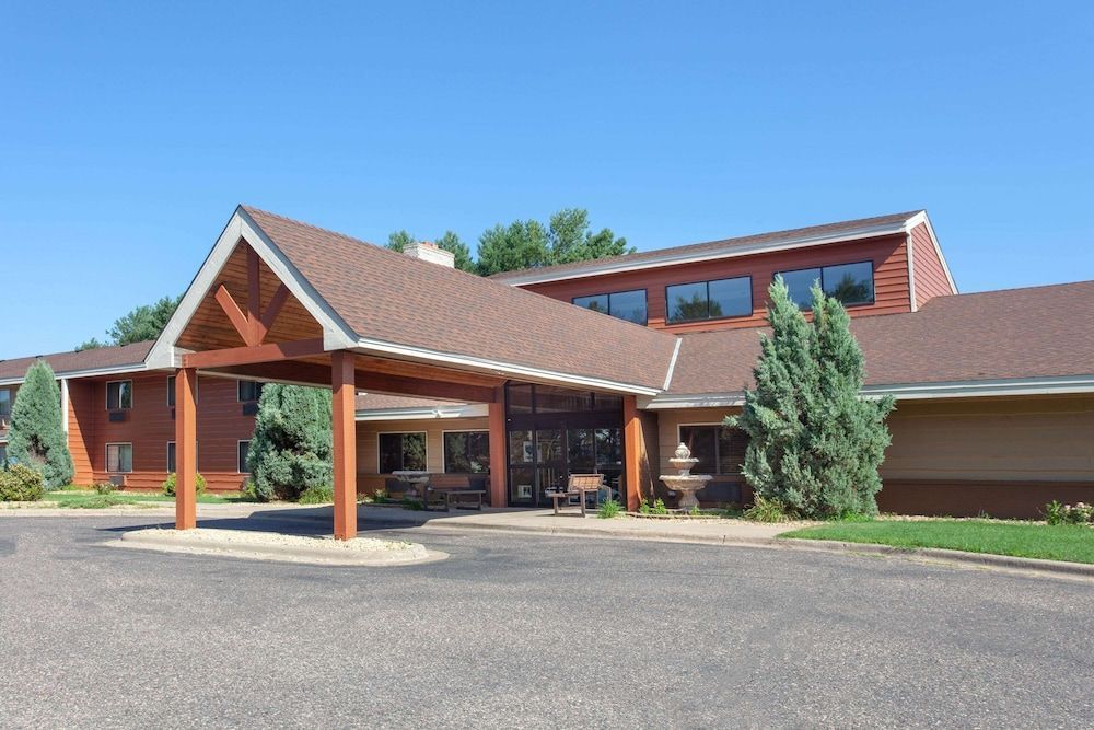 AmericInn by Wyndham Ham Lake 1