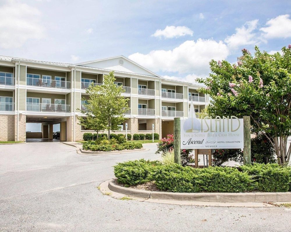 Island Inn & Suites, an Ascend Collection Hotel 1