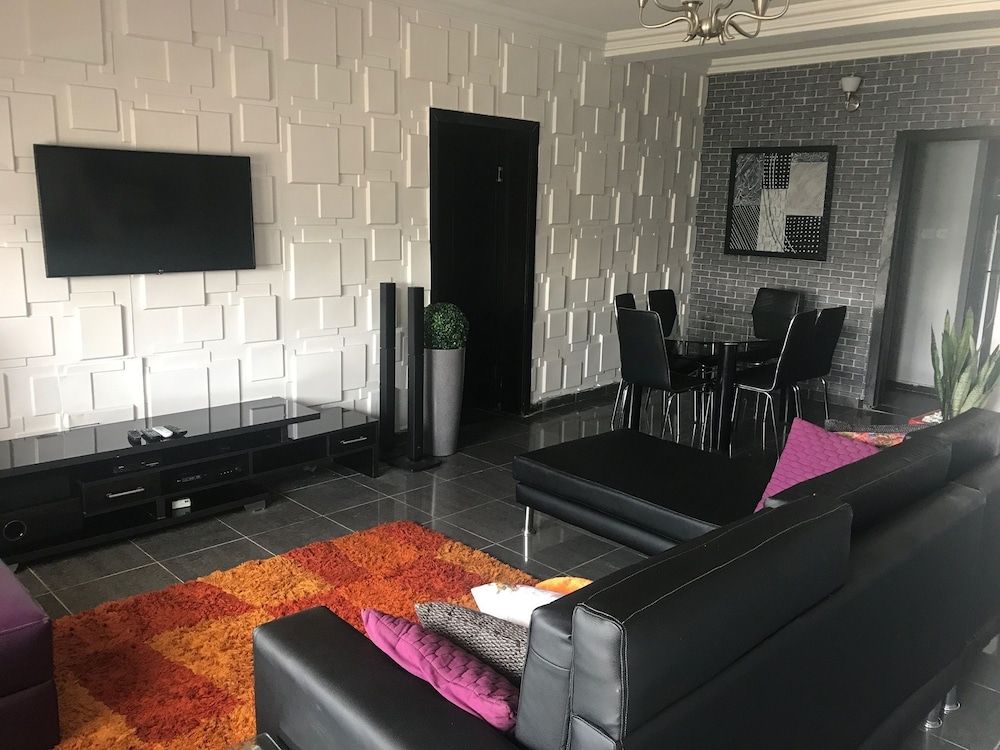 Grand Condo 1