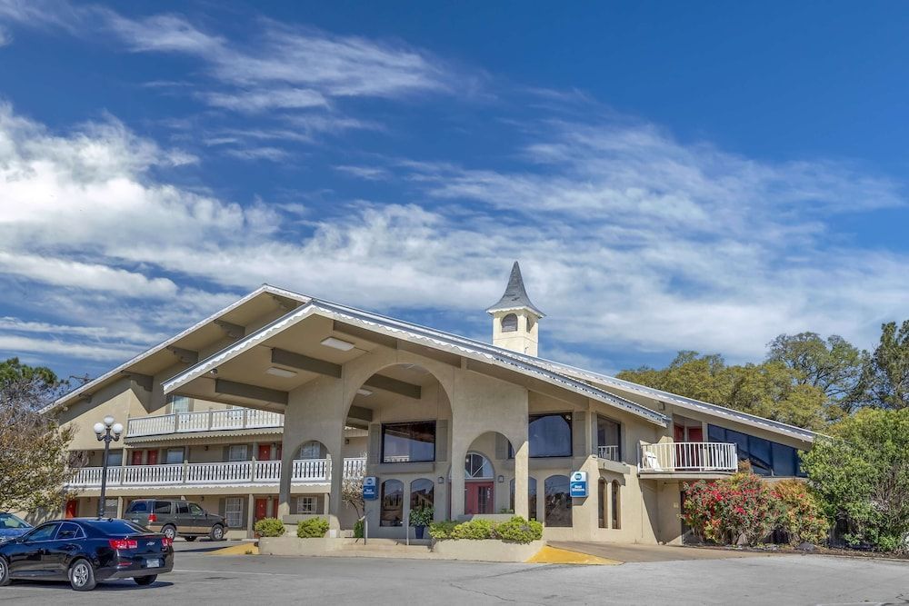 Best Western Sunday House Inn 1