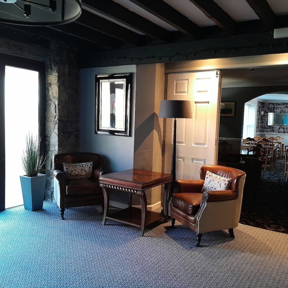 OYO Lamphey Hall 2