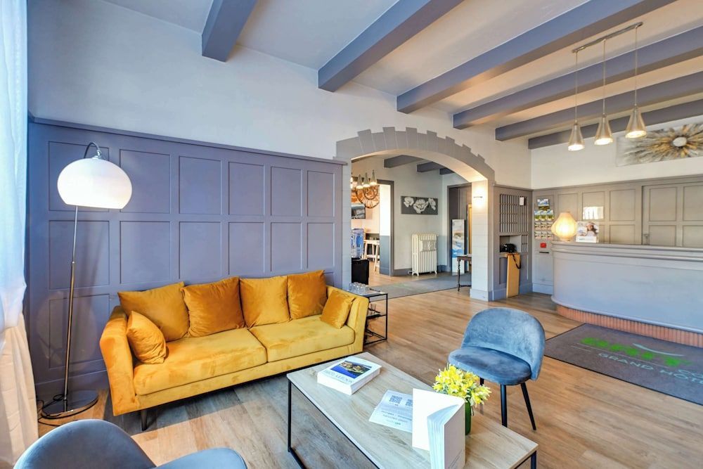 Brit Hotel Roanne - Le Grand Hôtel 1