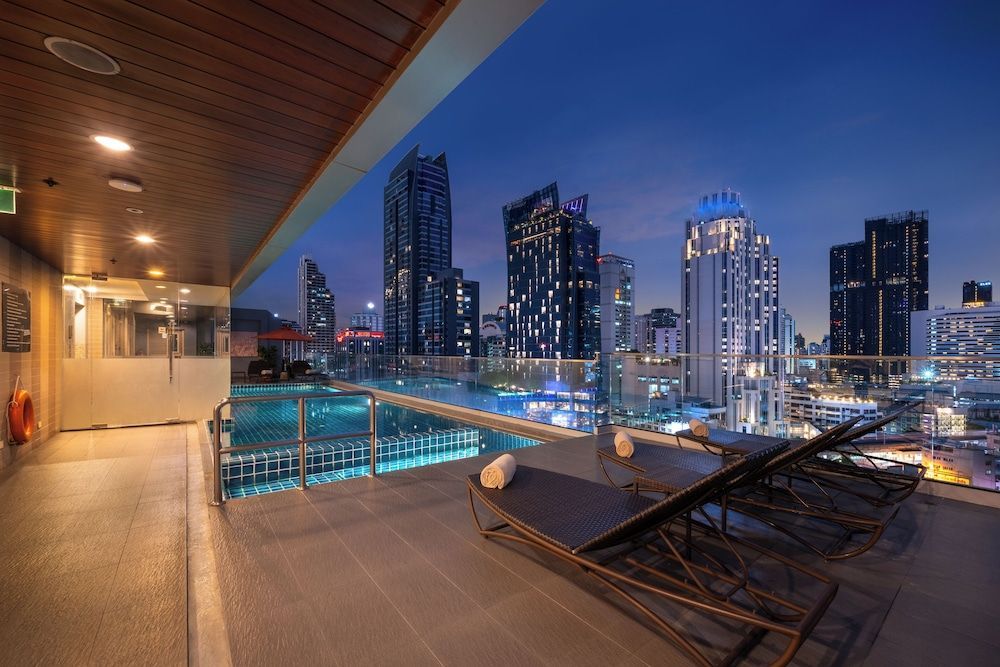 Adelphi Suites Bangkok 1