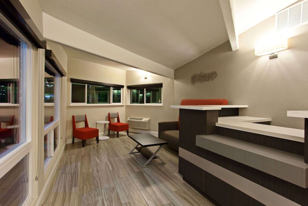 Days Inn by Wyndham Chowchilla Gateway to Yosemite 2