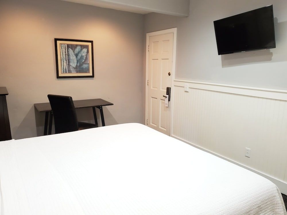 Coronado Island Inn 2