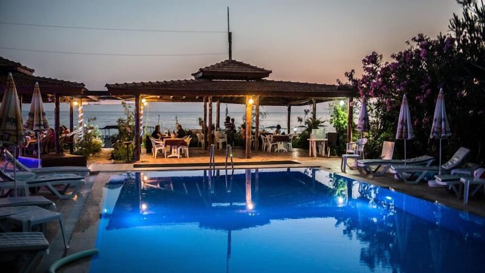 As Queen Beach Hotel 1