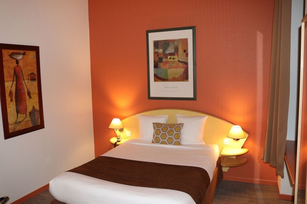 Logis-Hôtel des Oliviers 1