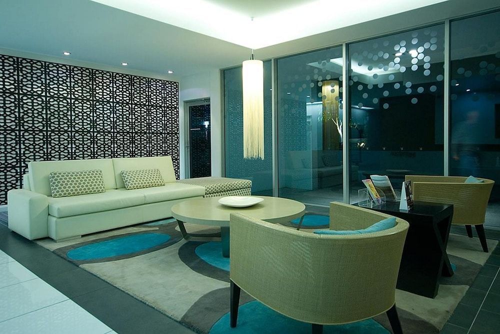 Silvershore Apartments on the Broadwater 2