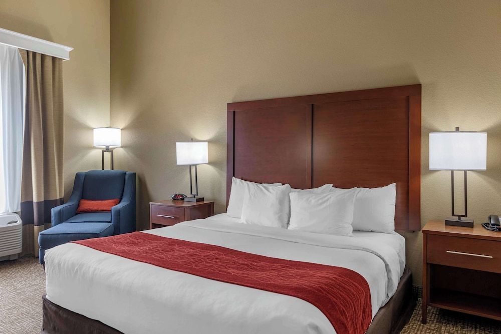 Comfort Inn & Suites Augusta 1