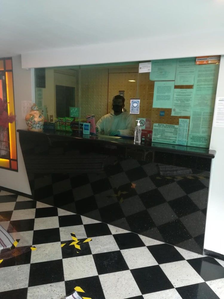 Hotel Dharma 2