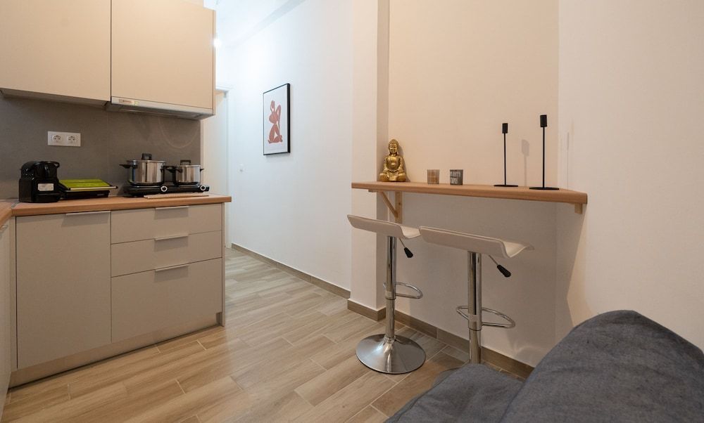 LIV - Cozy Apartment in Pagrati 2