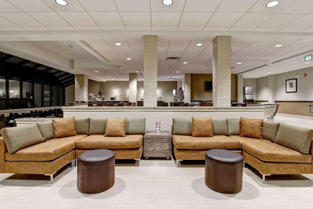 Best Western London Airport Inn & Suites 2