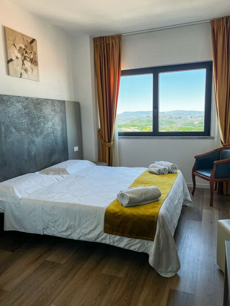 Hotel Joli 1