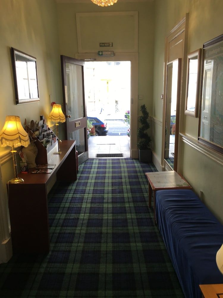 Smiths Hotel 2