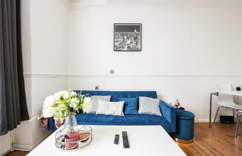 Charming London Apartment Near Hyde Park 1