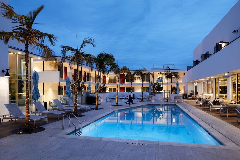 Courtyard by Marriott Santa Barbara Downtown 1