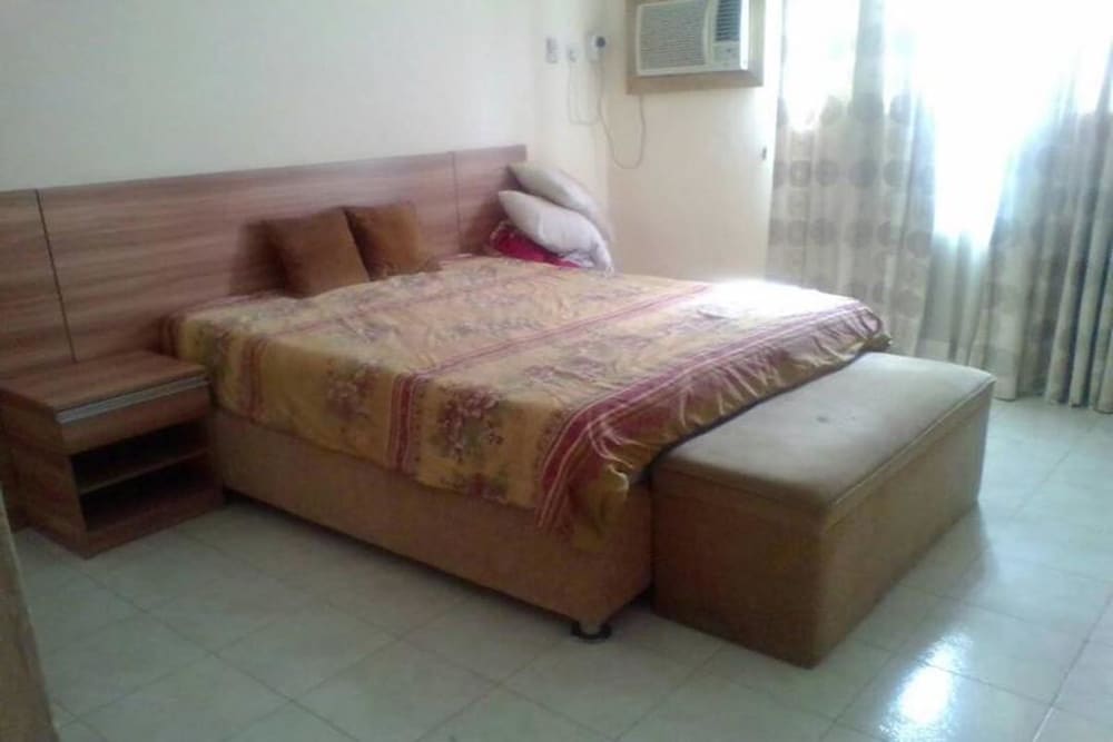 Trinity Furnished Apartment 2