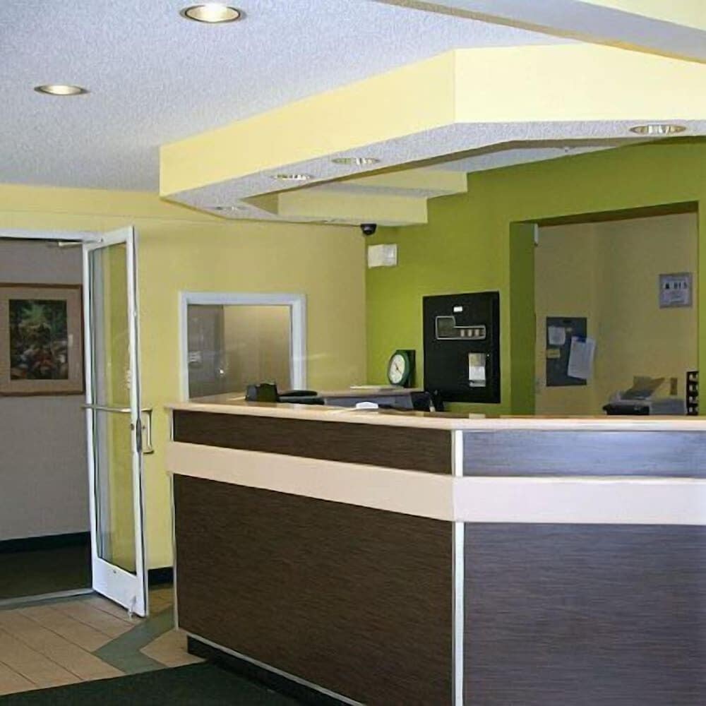 Motel 6-Charlotte, NC - University 2