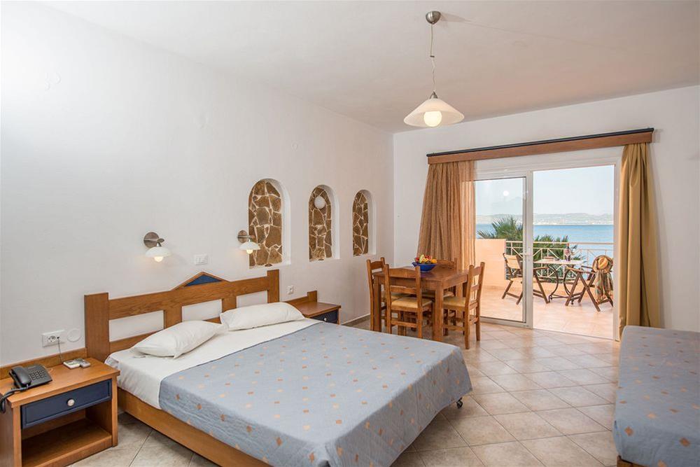 Balos Breeze Seaside House - Walk to Beach 2