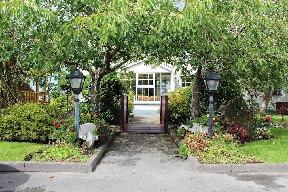 Lake House Hotel 1