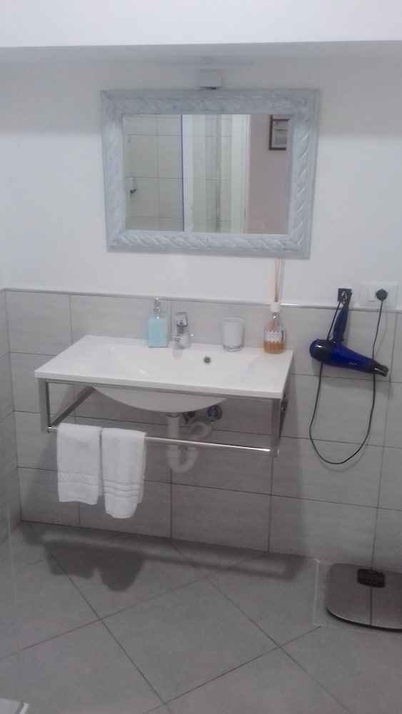 Fontana Rooms 1