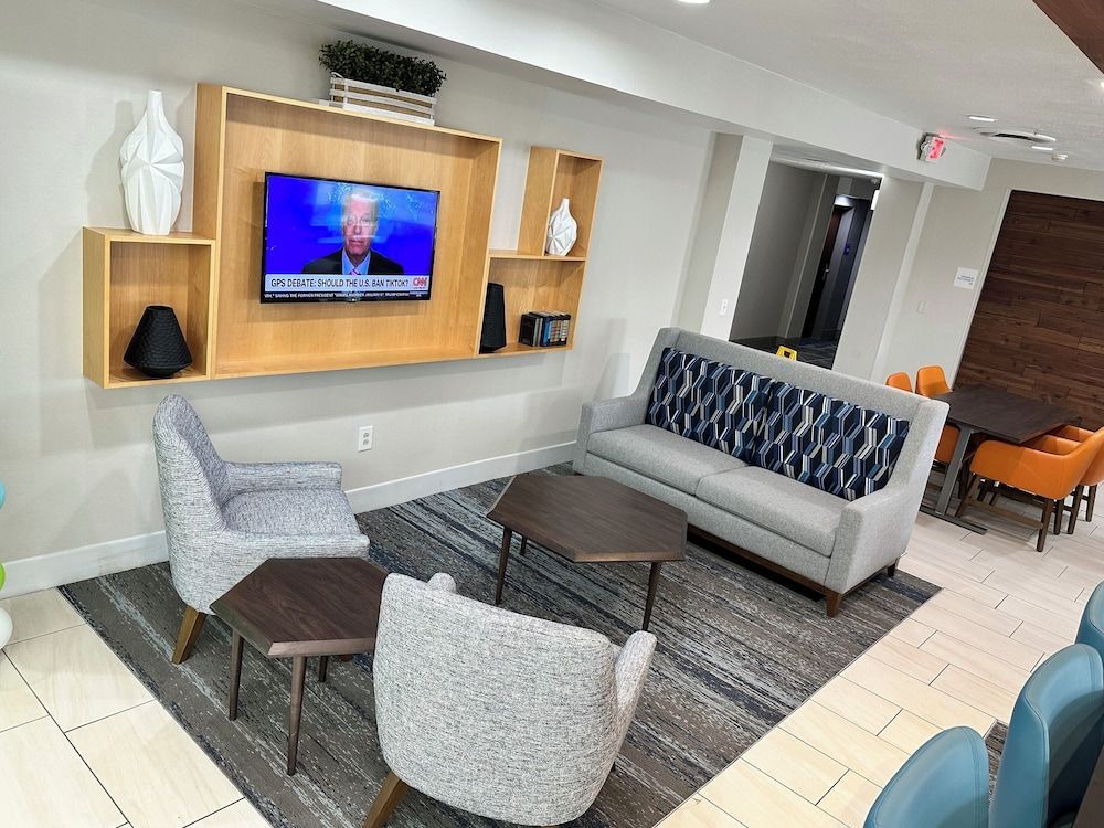 Holiday Inn Express ROCHESTER NE - IRONDEQUOIT by IHG 1