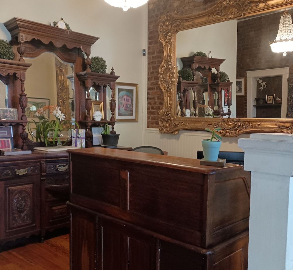 New Orleans Guest House 2