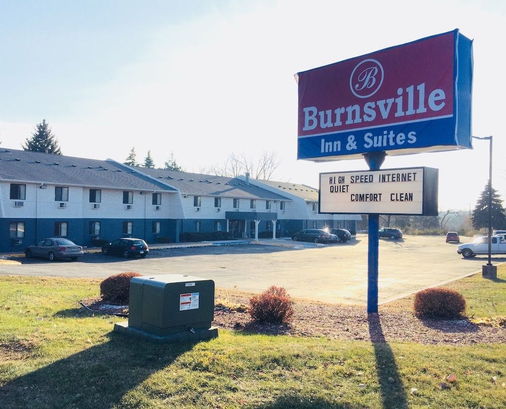 Burnsville Inn & Suites 1