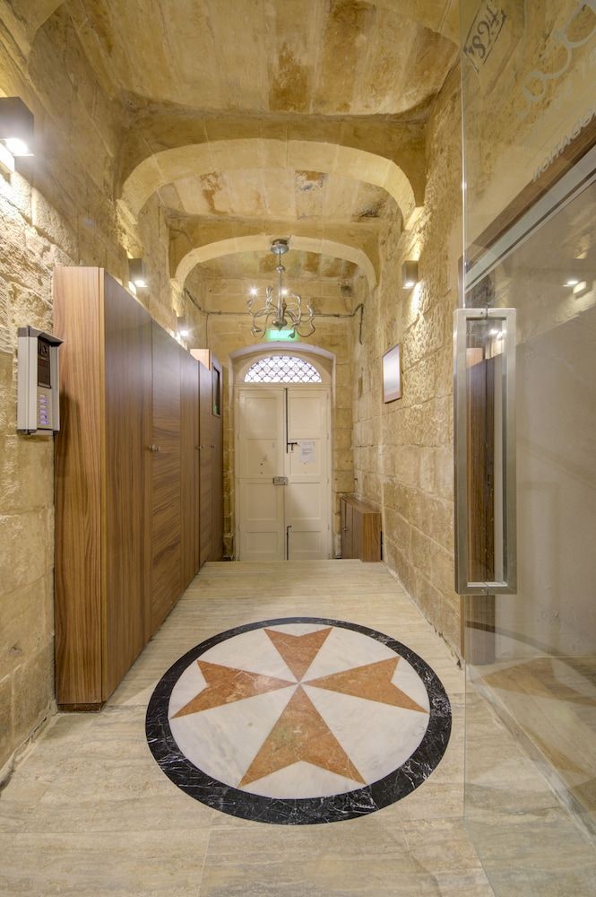 Tritoni Harbour suites - Valletta 1