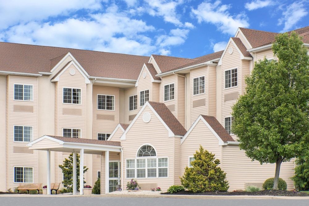 Microtel Inn & Suites by Wyndham Hamburg 1