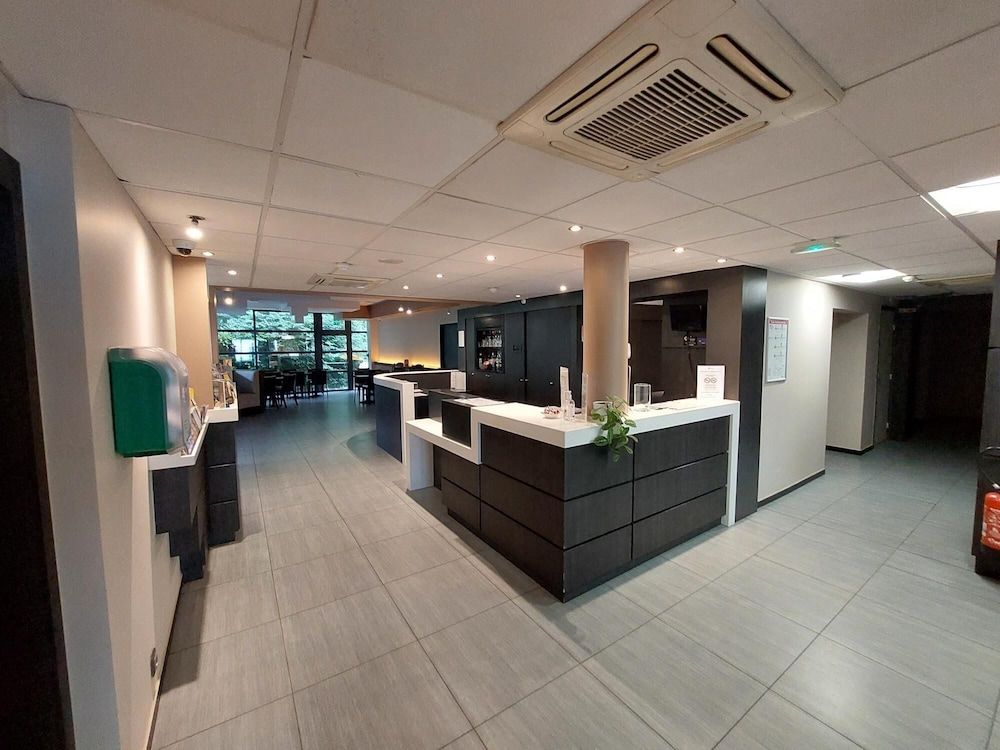 Brit Hotel Confort Rouen Centre 1