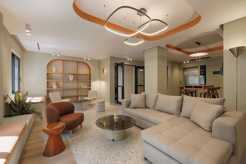 Leon II by Zoia Living 2