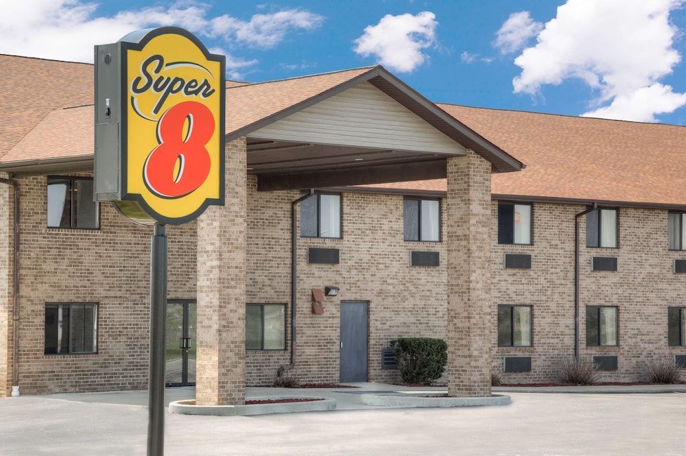 Super 8 by Wyndham Gas City Marion Area 1