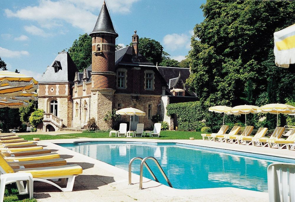Chateau d'Esclimont 1