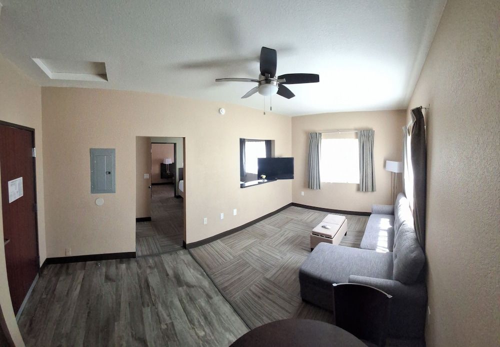 Island Suites 2