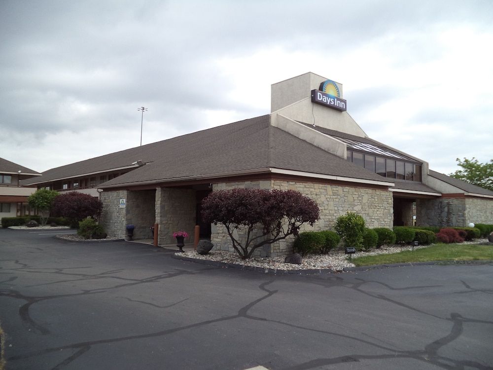 Days Inn by Wyndham Maumee/Toledo 1