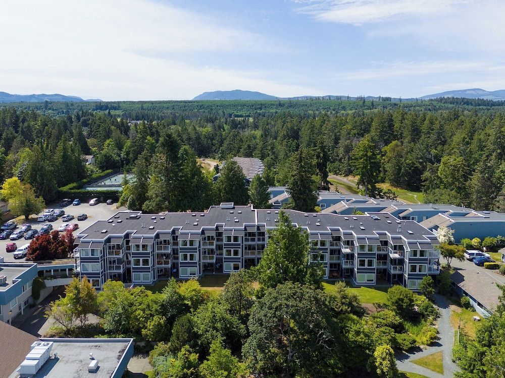 Pacific Shores Resort & Spa 1