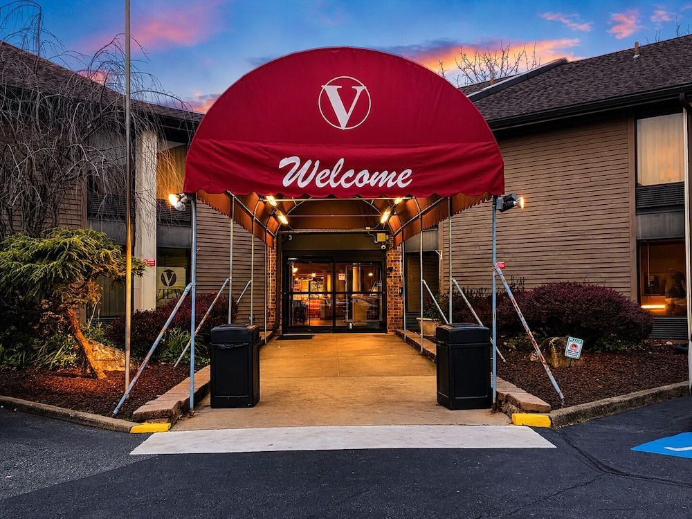 The View Inn & Suites Bethlehem / Allentown / Lehigh Airport 1