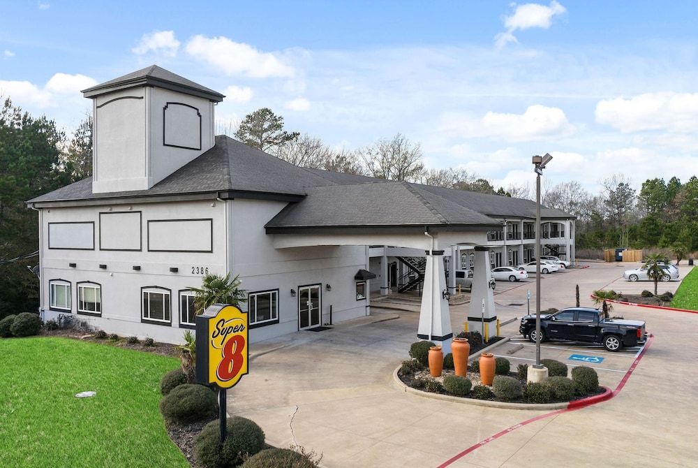 Super 8 by Wyndham Carthage TX 1