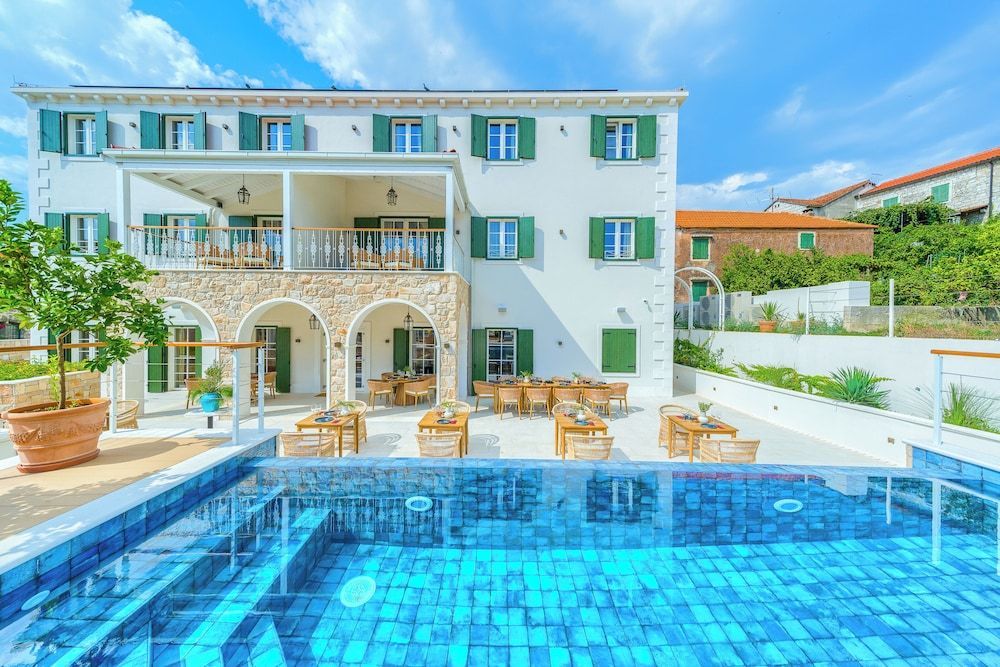 Hotel Brattia, Adults Only 1