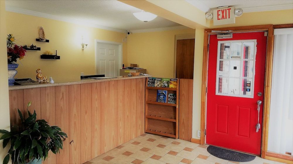 Roadway Inn 2