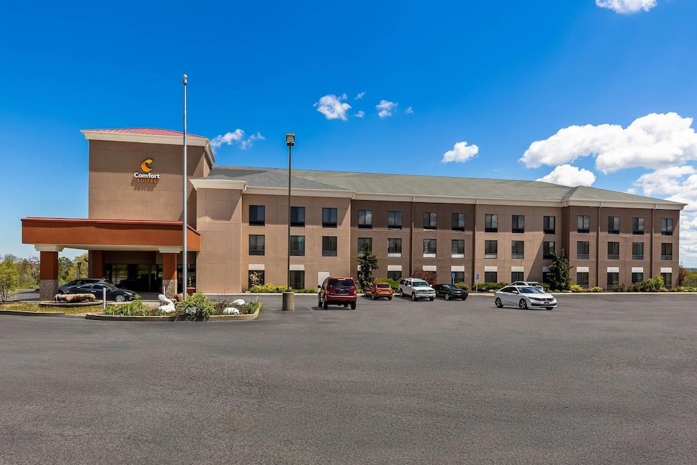 Comfort Suites Edinboro 1