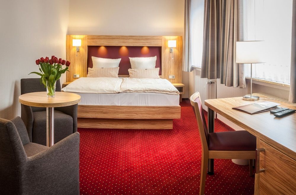 City Hotel 1