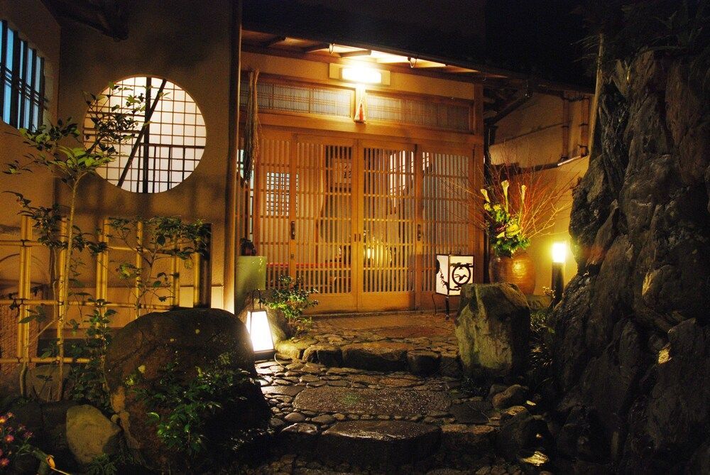Yadoya Manjiro 1