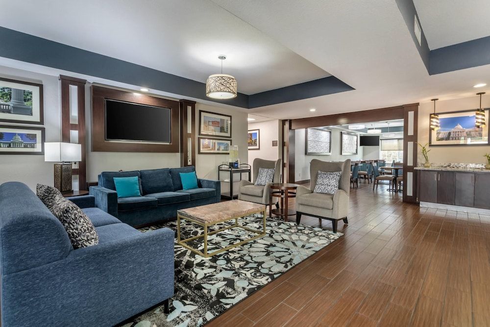 Comfort Suites Downtown Sacramento 2