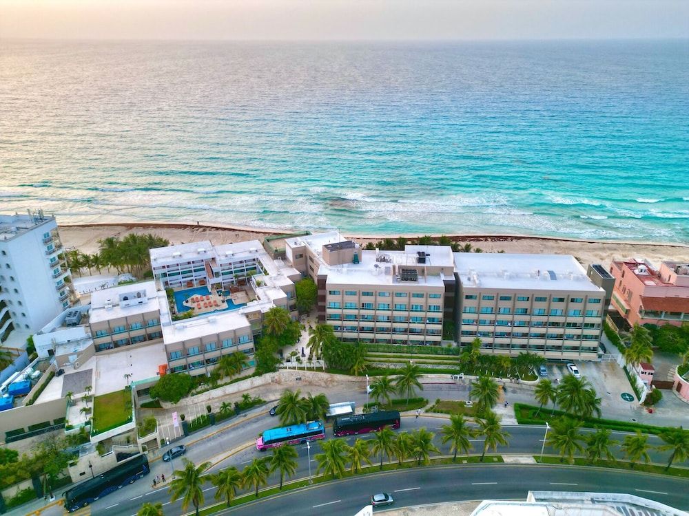 Flamingo Cancun All Inclusive 1